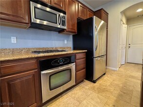 Building Photo - 8278 Apple Barn Ave