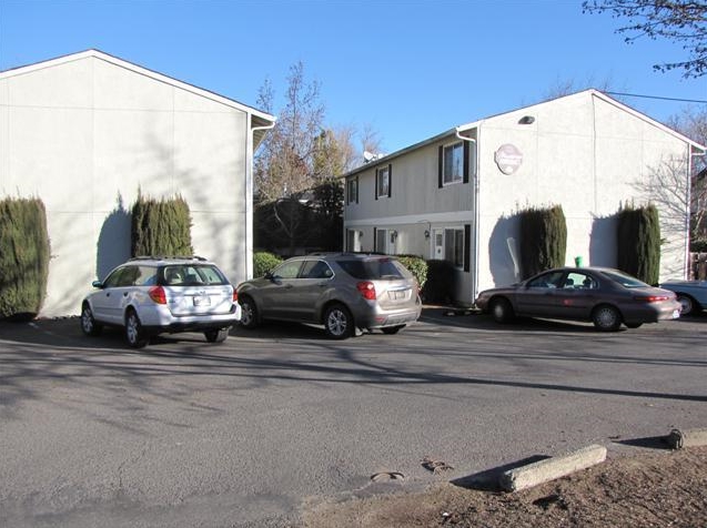 Primary Photo - 1035 Eureka St