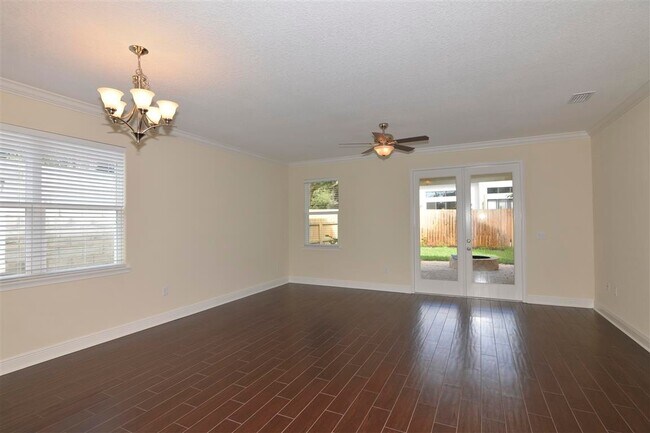 Building Photo - 3 Bedroom, 2.5 Half Bath Town Home Downtown Orlando