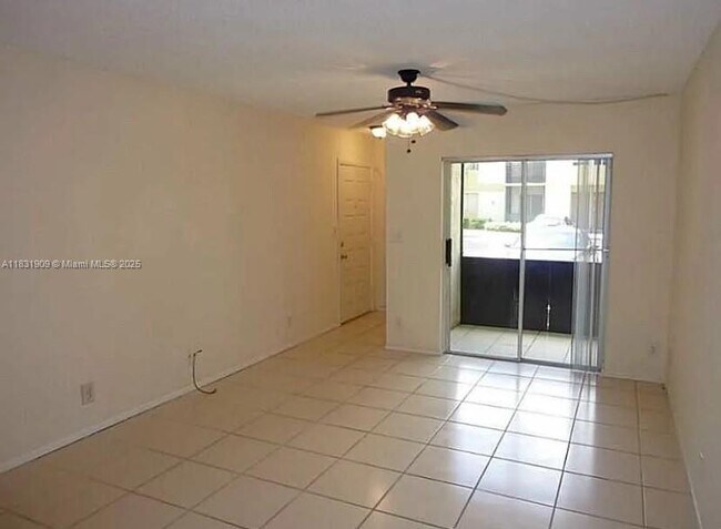 Foto del edificio - 514 Gardens Dr