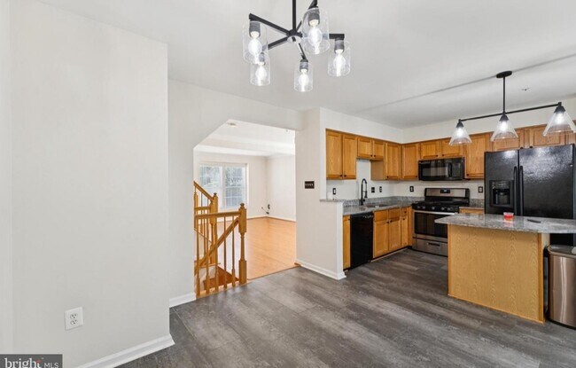 Building Photo - 12300 Sweetbriar Pl