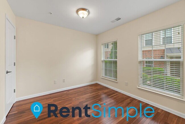 Building Photo - 15375 Rosemont Manor Dr
