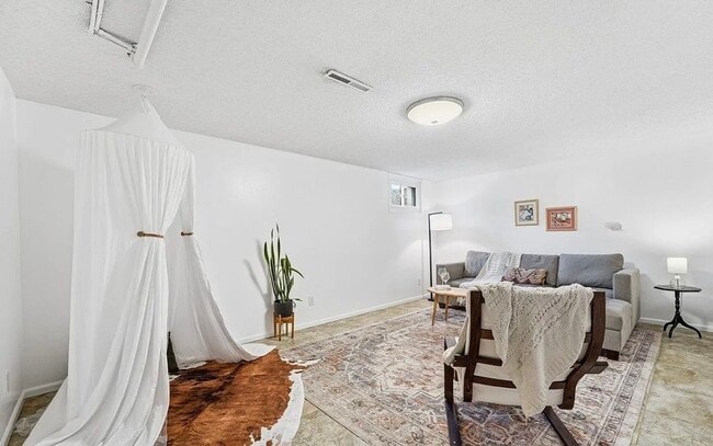 Foto del edificio - 2204 Purdue Rd