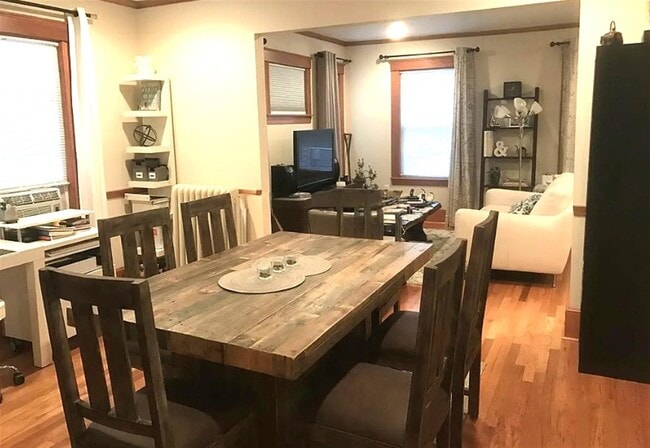 Building Photo - 17 Adams St