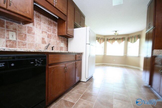 Building Photo - 102 Watercress Cir