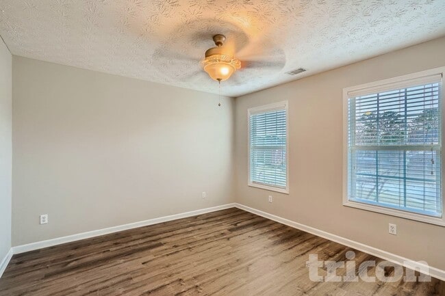 Foto del edificio - 80 Maple Trace