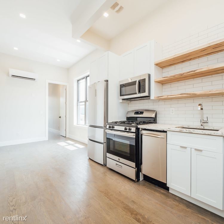 Primary Photo - 3 br, 3 bath Apartment - 722 Hart St Unit 3B