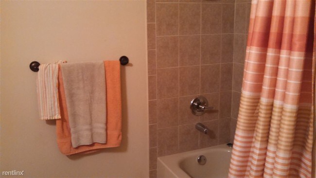 Building Photo - 2 br, 2 bath Condo - 8478 Heywood Cir