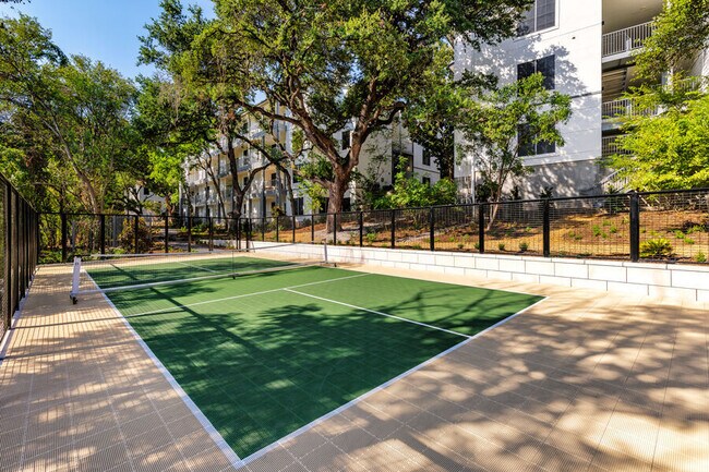 The Lola apartments — community photo - The Lola