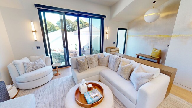 Foto del edificio - Elevated Living Fully Furnished