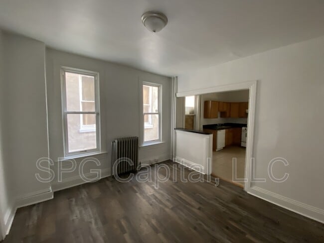 Foto del edificio - 220 W Jackson St