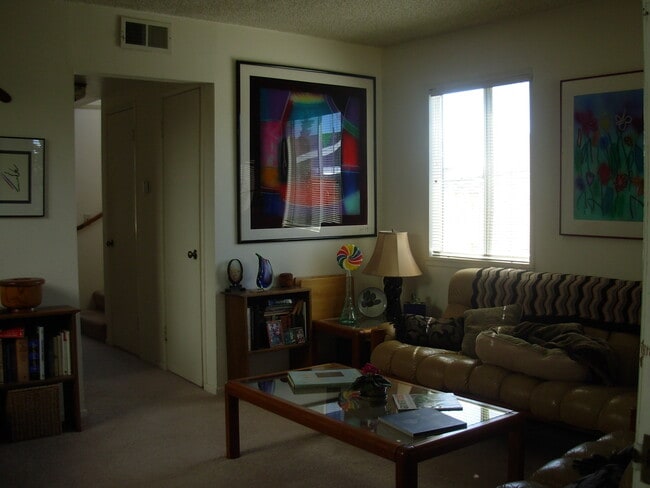 Building Photo - 2 bedroom and 1.5 bath house in Los Osos