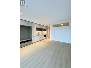 Building Photo - 125 Albert St