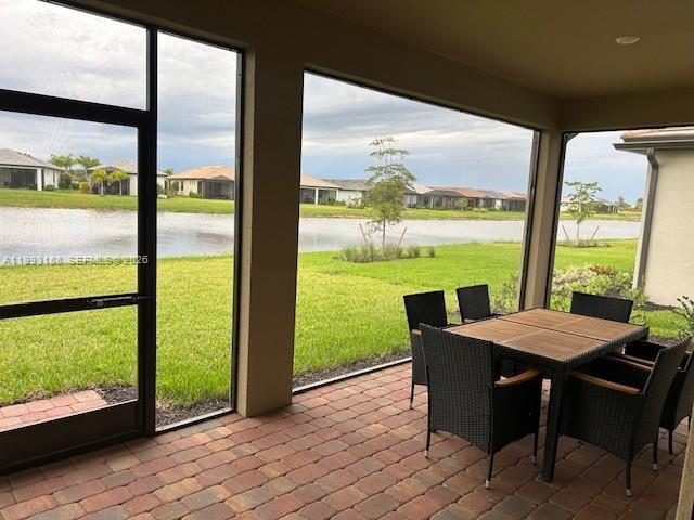 Foto del edificio - 6385 Honor Wy