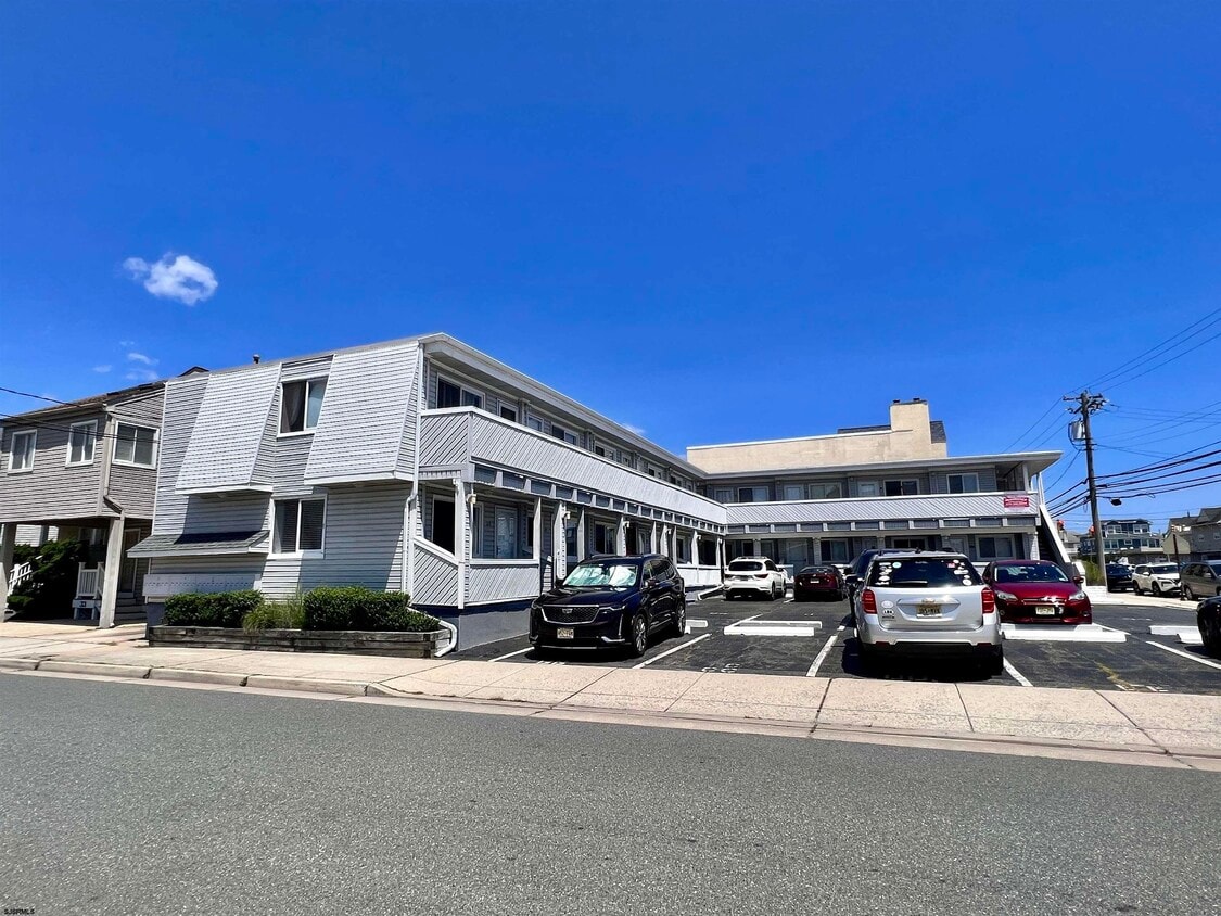 9105 Atlantic Ave Unit 42, Margate City, NJ 08402 Condo for Rent in