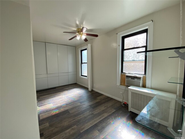 Building Photo - 91-21 87th St