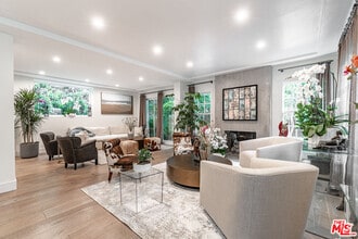 Building Photo - 1438 San Ysidro Dr