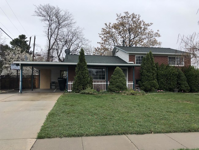 Foto del edificio - 4305 Phillips Ln