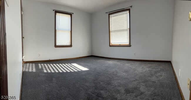 Foto del edificio - 241 N 3rd Ave