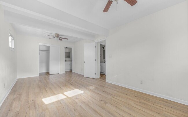 Foto del edificio - 2827 Grandy Ave