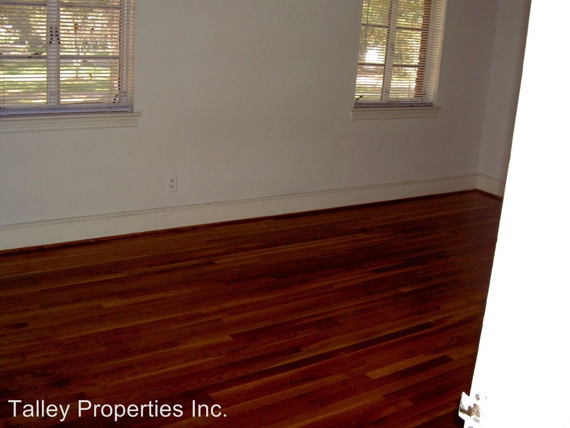 Building Photo - 2231 Selwyn Ave