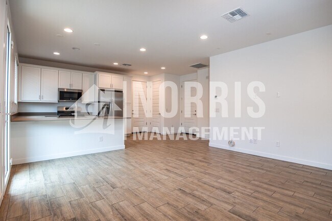 Building Photo - ONE MONTH FREE!!! Beautiful New Home Offer...