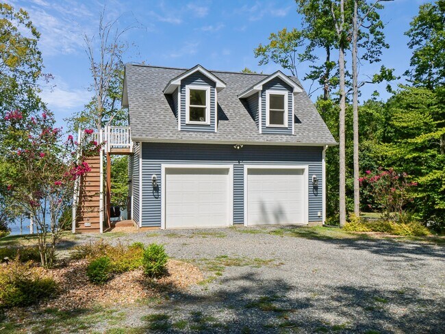 Foto del edificio - Lake Anna GuestHouse at 361 Robbie