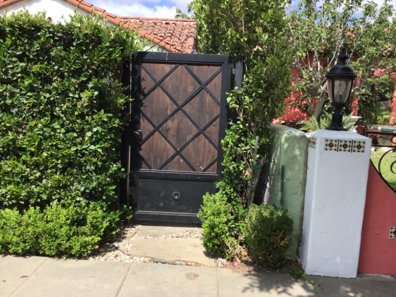 Foto principal - 5437 Ventura Canyon Ave