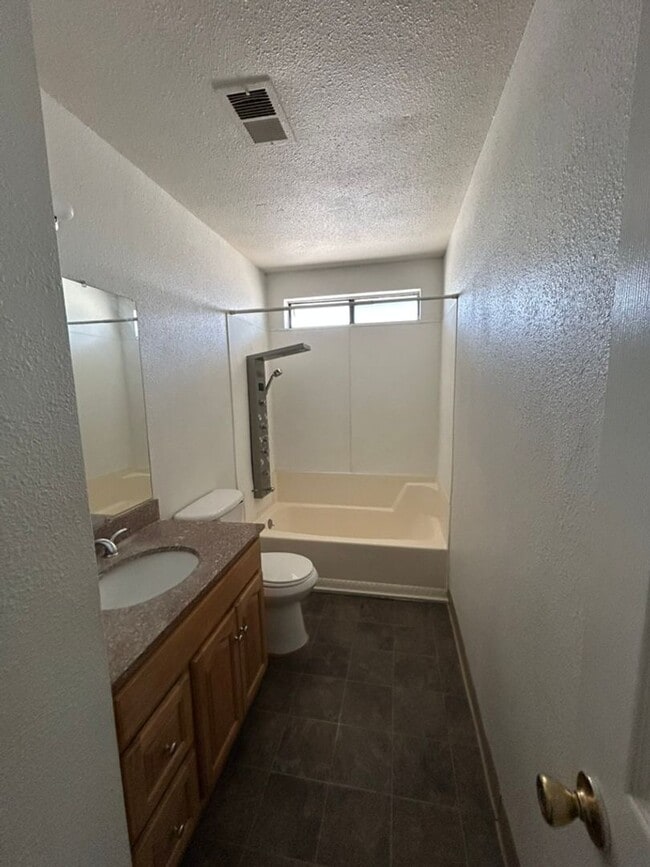Foto del edificio - Affordable 3 bedroom 2 bath Apartment