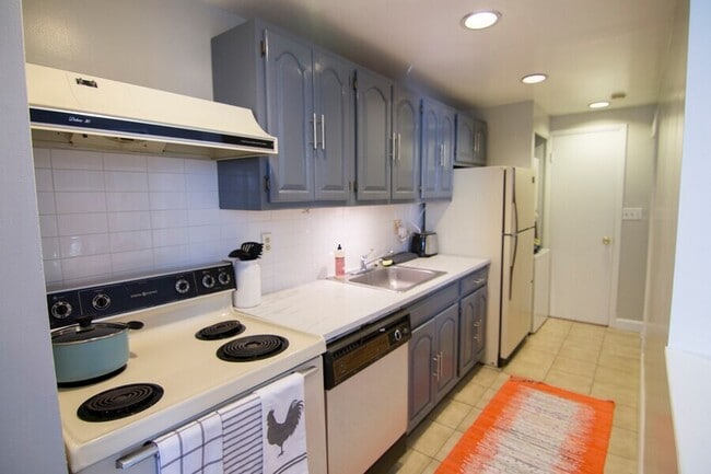 Building Photo - 1339 Vermont Ave NW