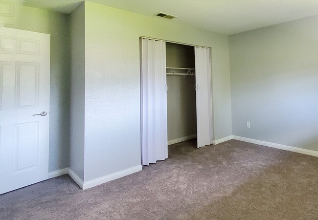 Building Photo - 1554 Border Ave