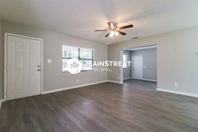 Foto del edificio - 3 Bedroom Pet-Friendly Home in Tampa, FL w...