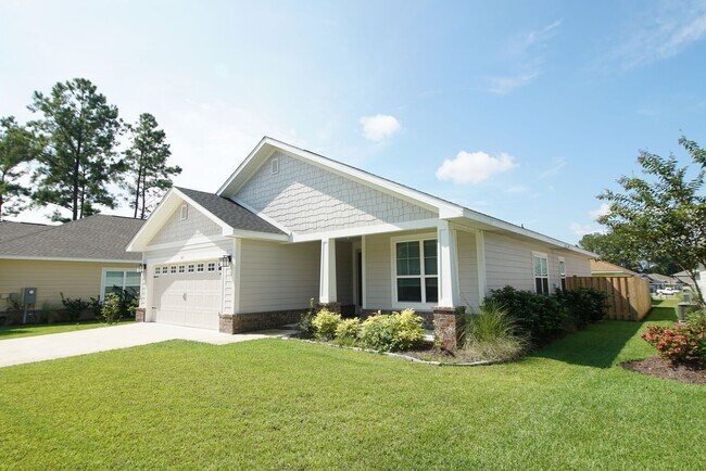 Building Photo - GATED community in Freeport.