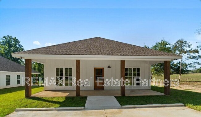 Building Photo - 43 Dearman Rd
