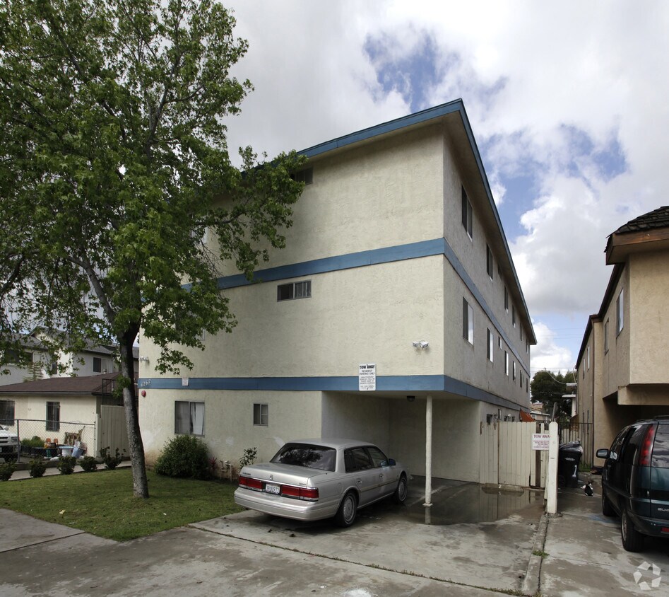 Primary Photo - 4262 Estrella Ave
