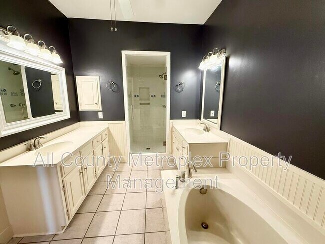 Foto del edificio - 4511 Gilbert Ave