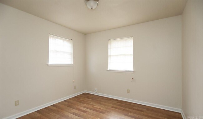Building Photo - 5818 Southwick Dr