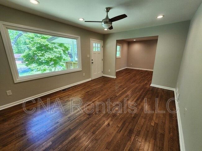 Building Photo - 991 Woodward Cir SW