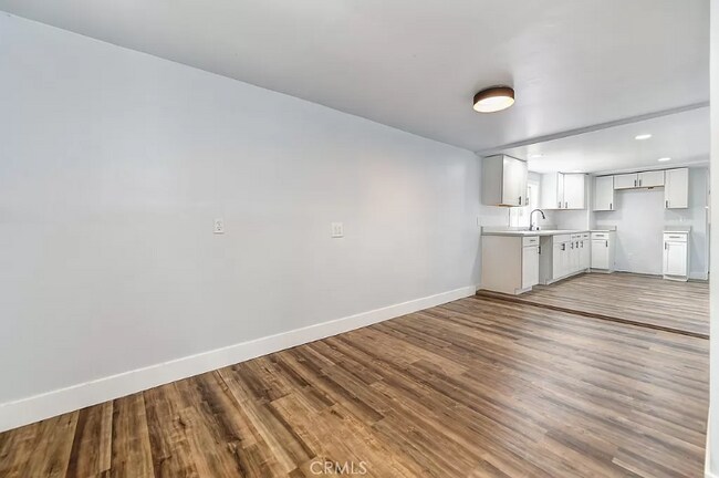 Foto del edificio - 2385 Elgin St