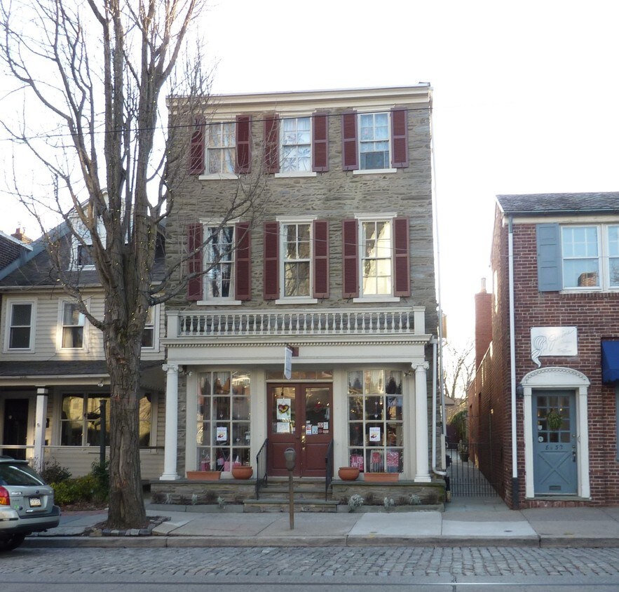 Foto principal - 8430 Germantown Ave