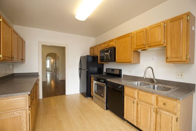 Foto del edificio - 2645 W Greenleaf Ave