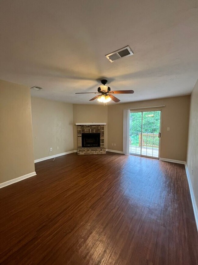 Building Photo - 1569 Jacks Dr