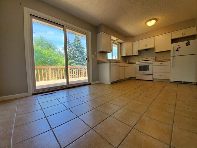 Foto del edificio - 627 36th St SW