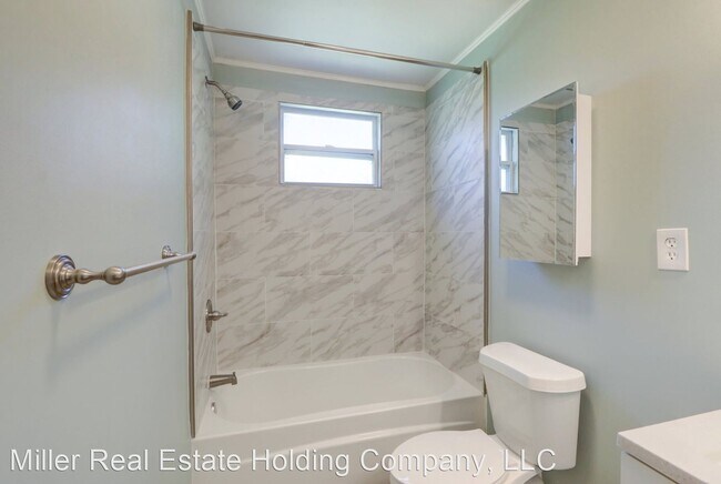 Building Photo - 3 br, 1 bath House - 759 East Anderson Street