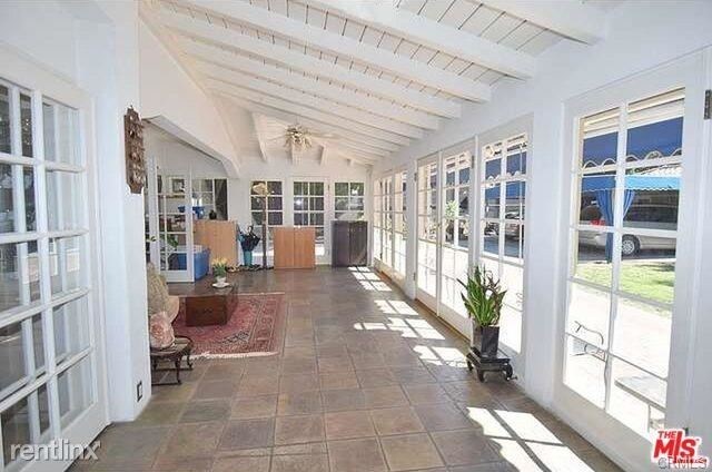 Foto del edificio - 6 br, 3 bath House - 626 S Plymouth Blvd