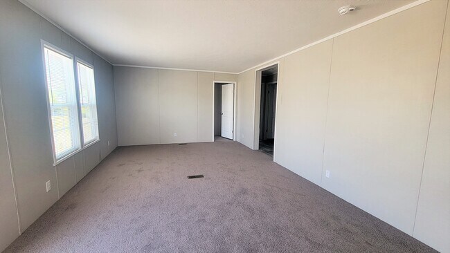 Building Photo - 537 Iowa