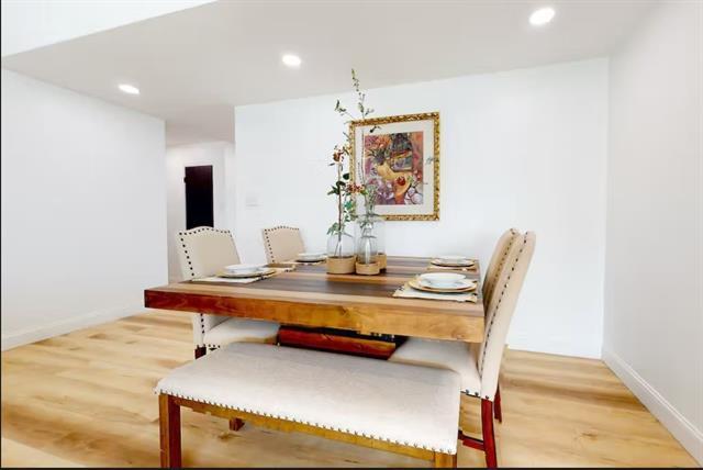 Foto del edificio - 7030 Cloverglen Dr