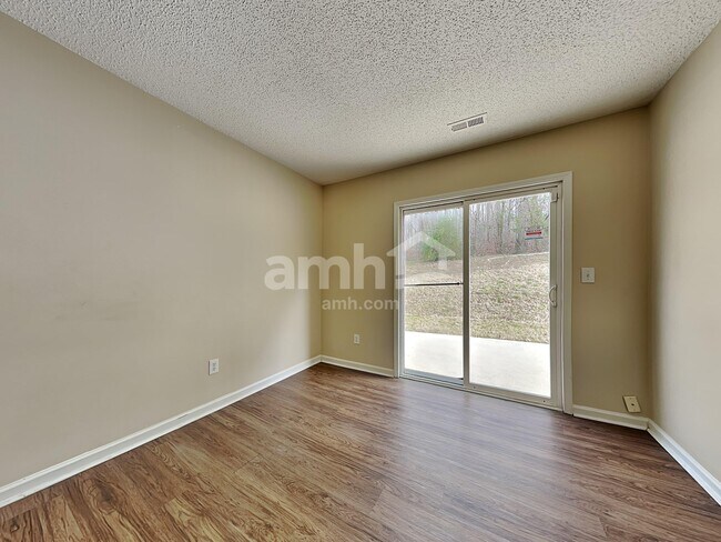 Foto del edificio - 6122 Patric Alan Ct