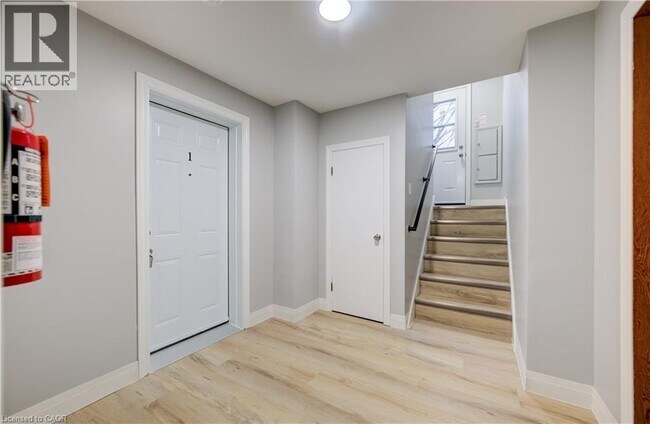 Building Photo - 433 Guelph St