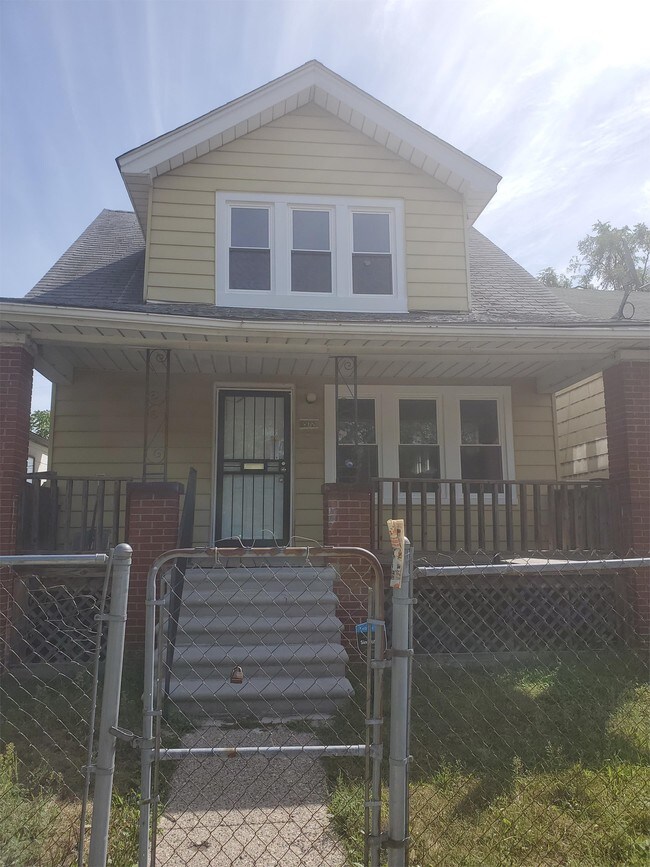 Foto del edificio - 15720 Lawton St